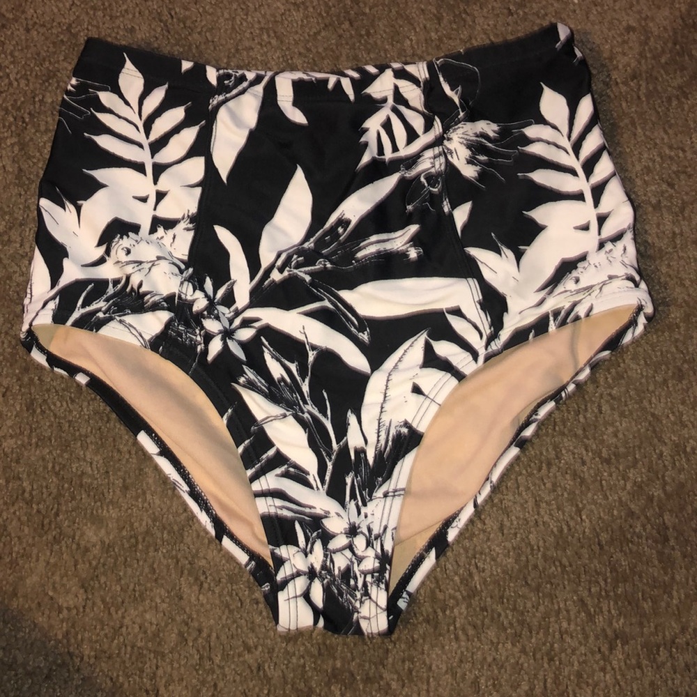 OLD NAVY swimsuit bottoms